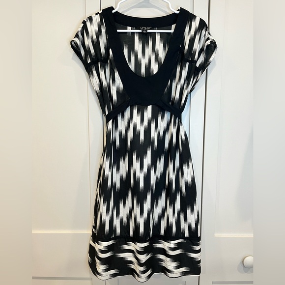VOLCOM 👗Women’s Casual Cotton Midi Tie Back  Dress Blk/Wt Sz(L)(Buy Now Only) - Picture 1 of 8